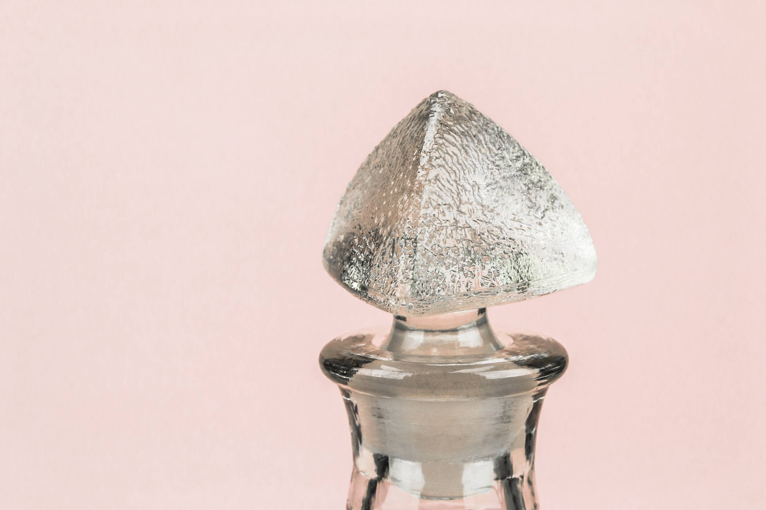Triangular Glass Wine — Triangular glass decanter 4