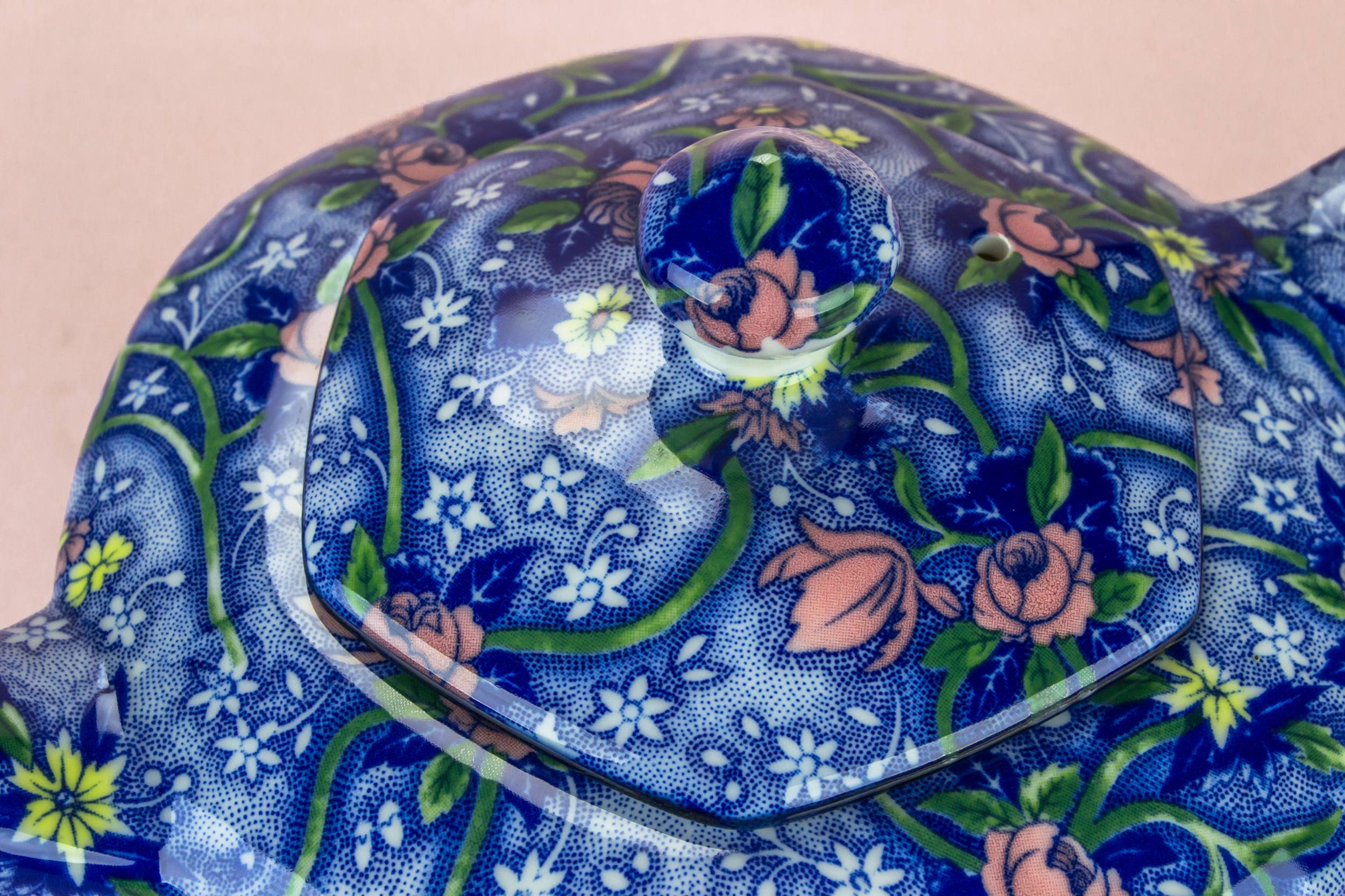 Retro Porcelain Chintz — Tea set in blue white & pink 5