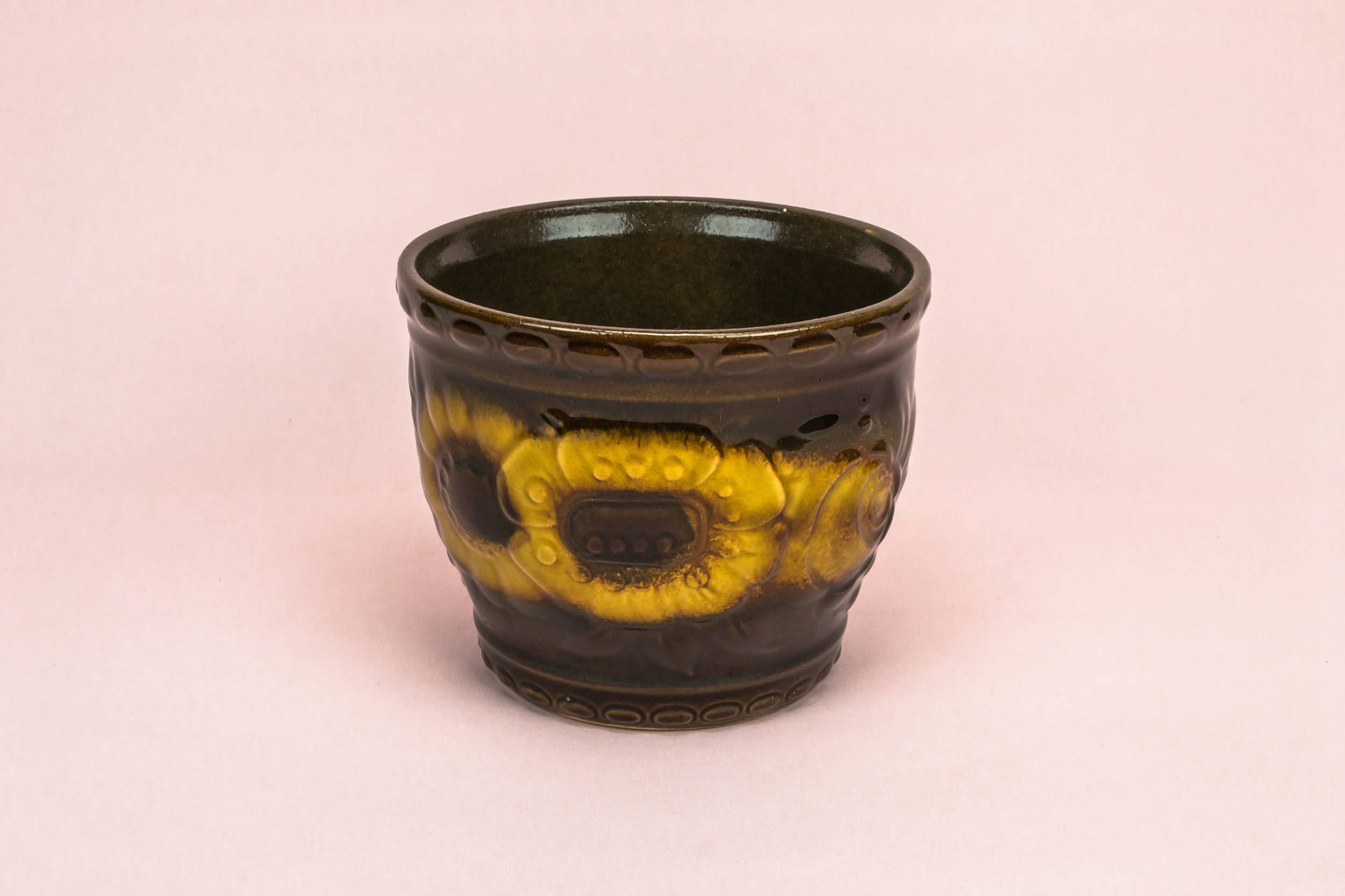 Vintage Porcelain Floral — Bold sunflower planter