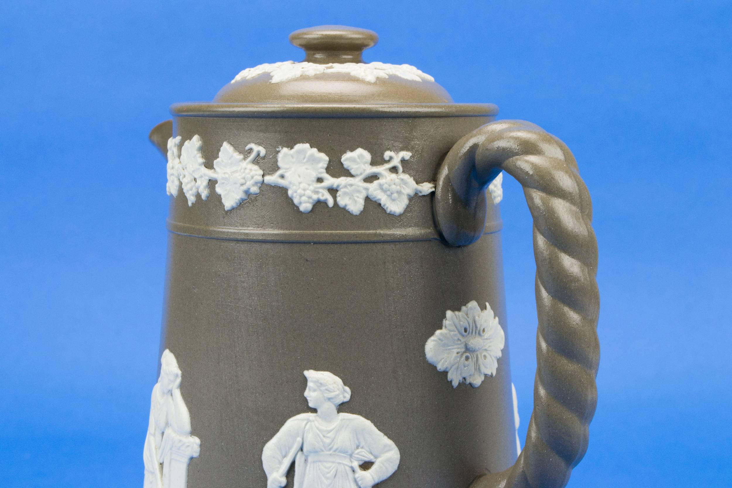 Antique Stoneware Figures — Spectacular coffee pot 5