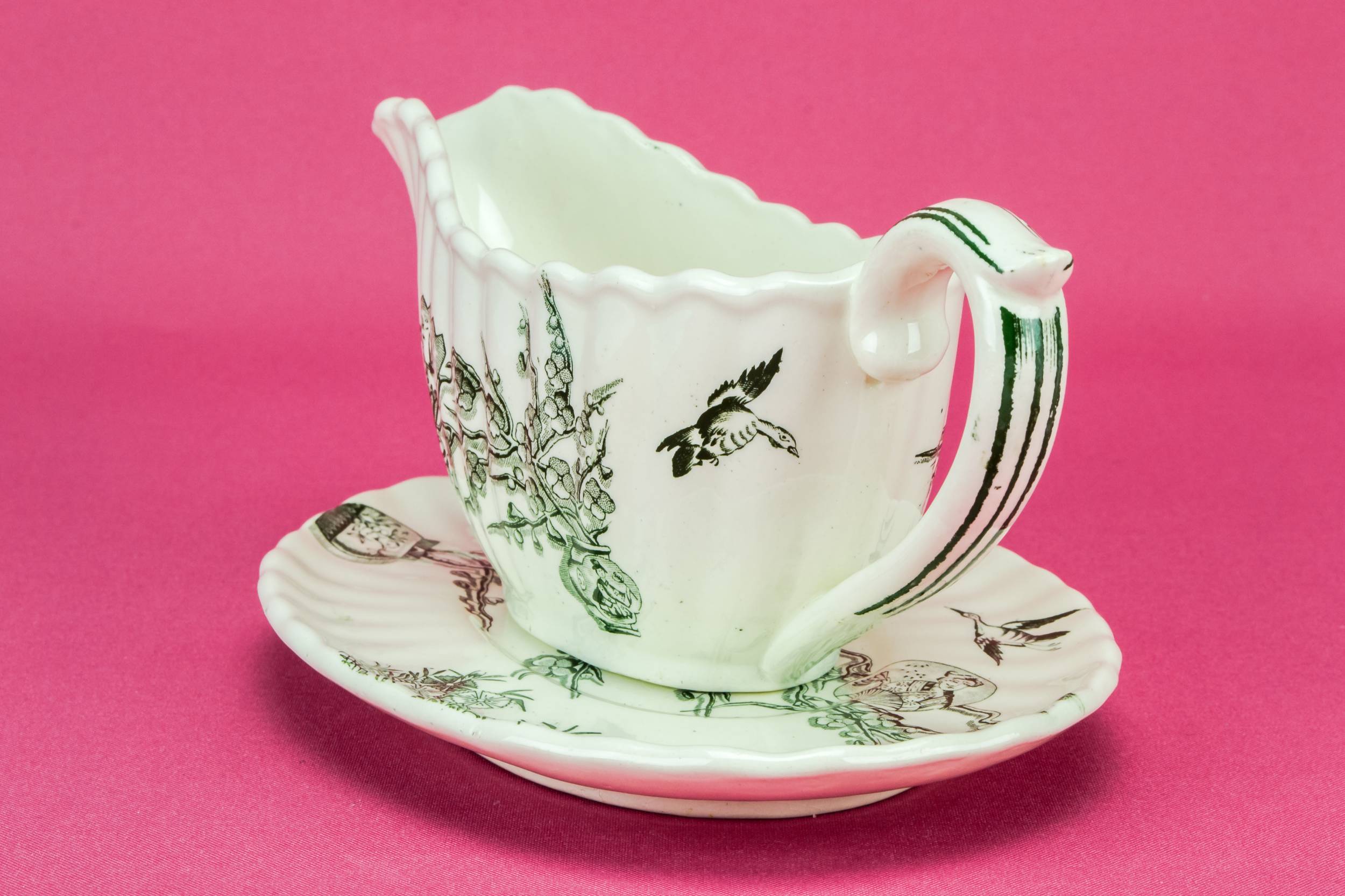 Antique Ceramic Keeling — Green and white gravy boat 3