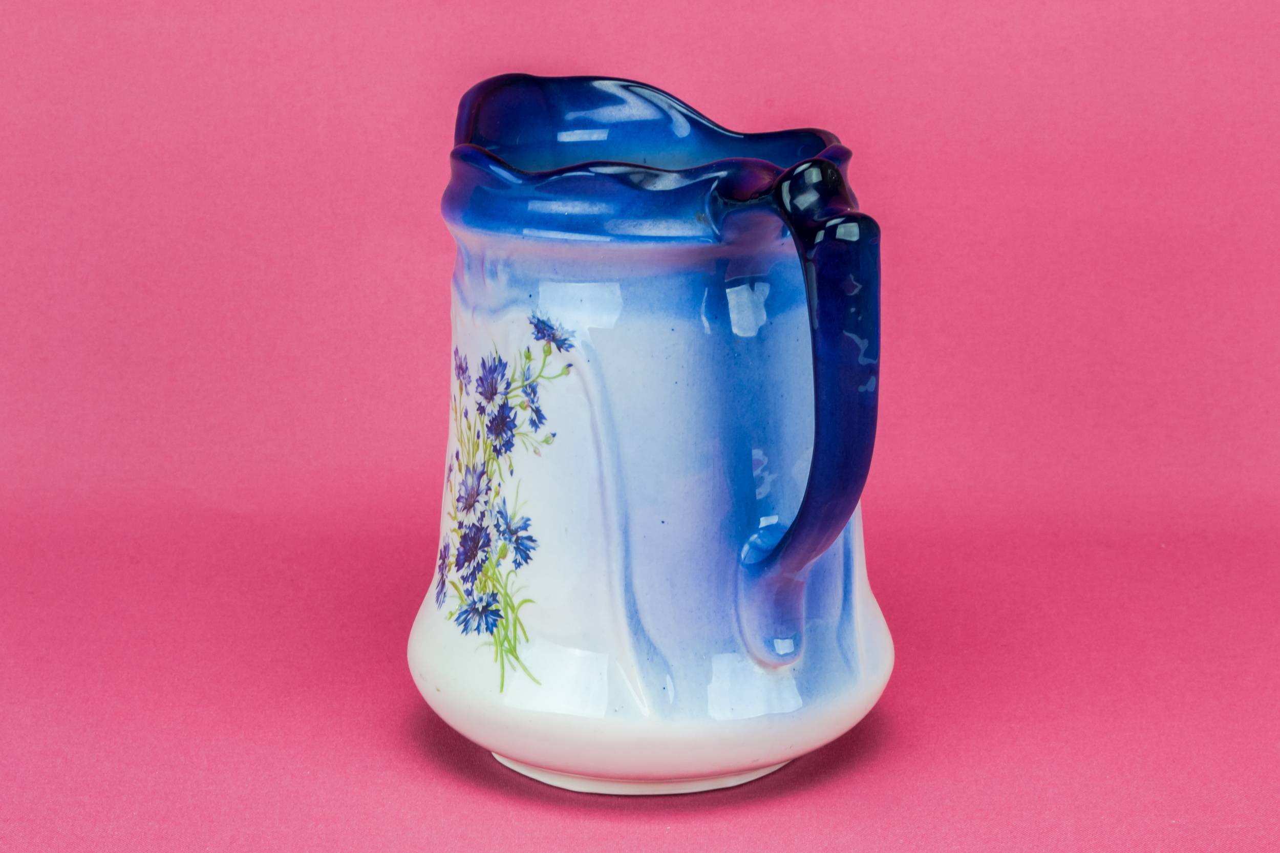 Charming 1.5 L — Blue and white water jug 1
