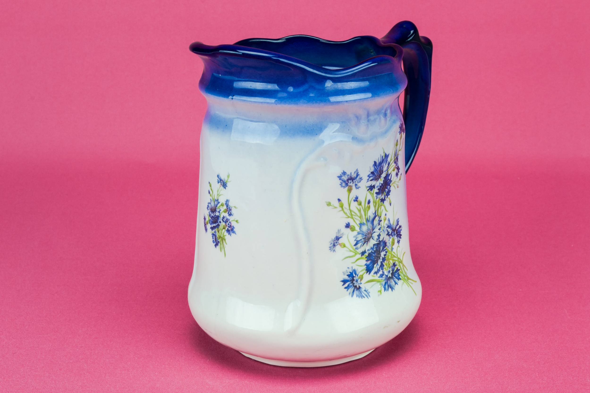 Charming 1.5 L — Blue and white water jug 2