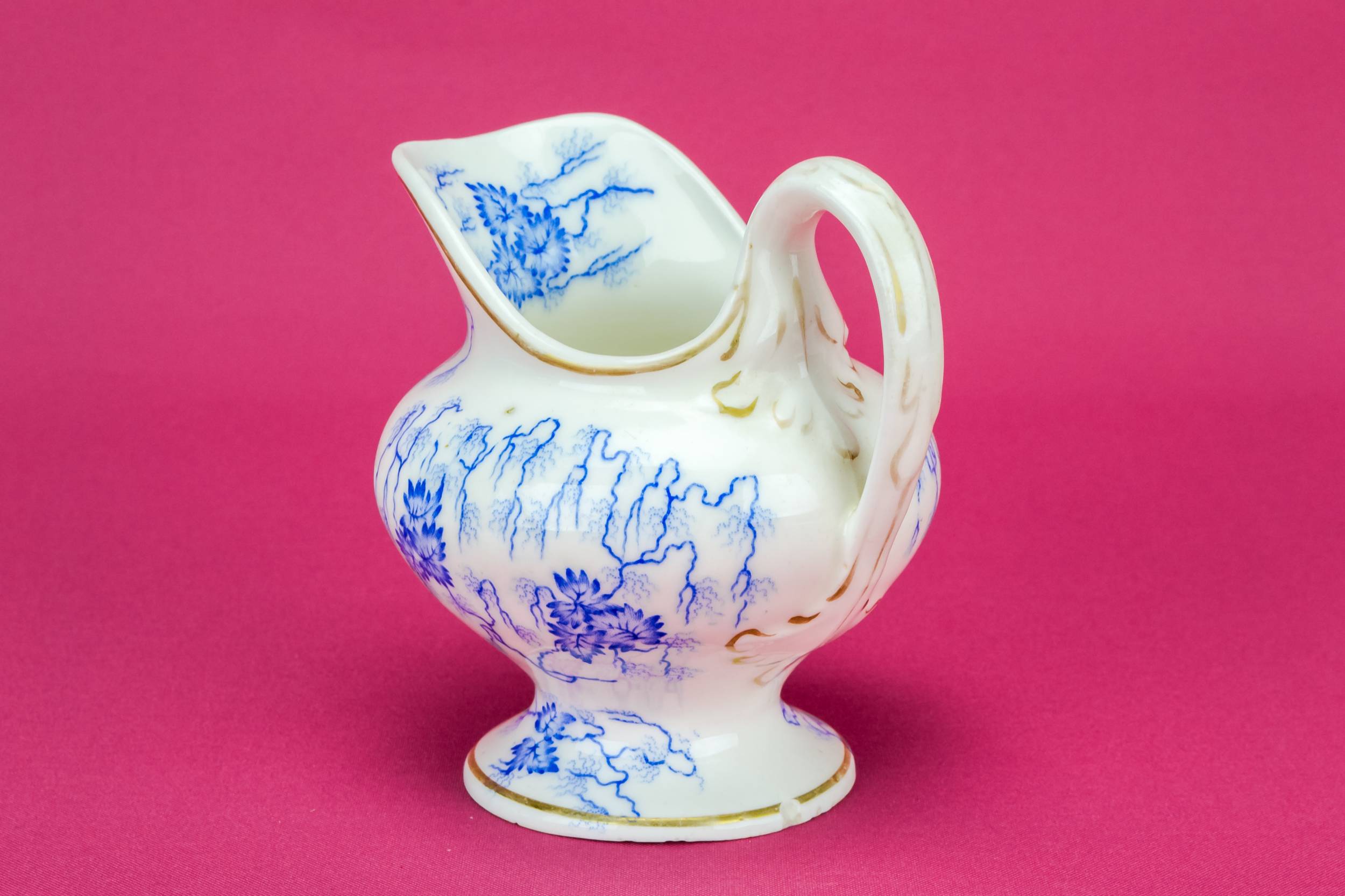 High Victorian Porcelain — Blue and white milk jug 1