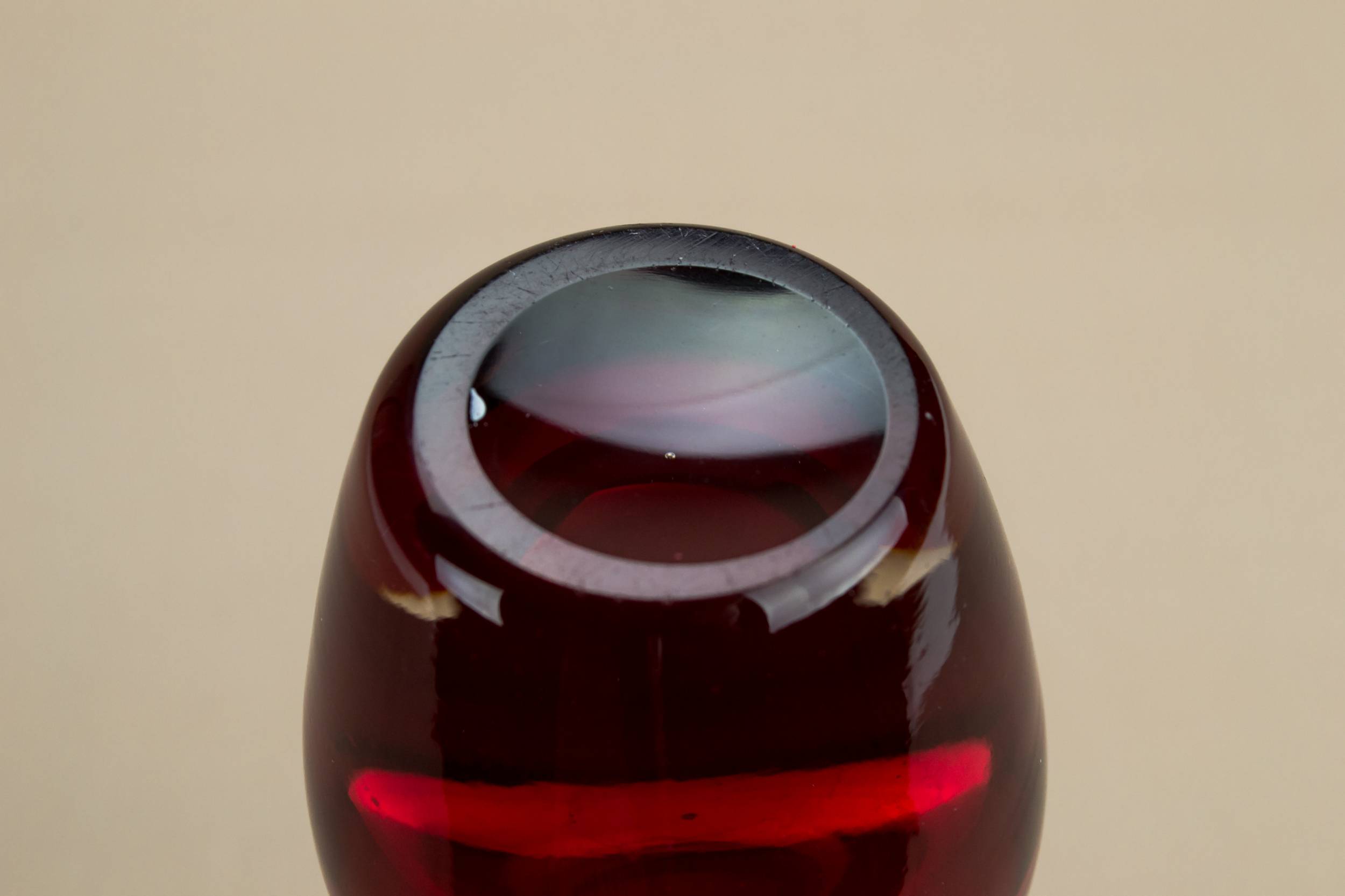 Classical Vintage Minimalist — Whitefriars red beak vase 2
