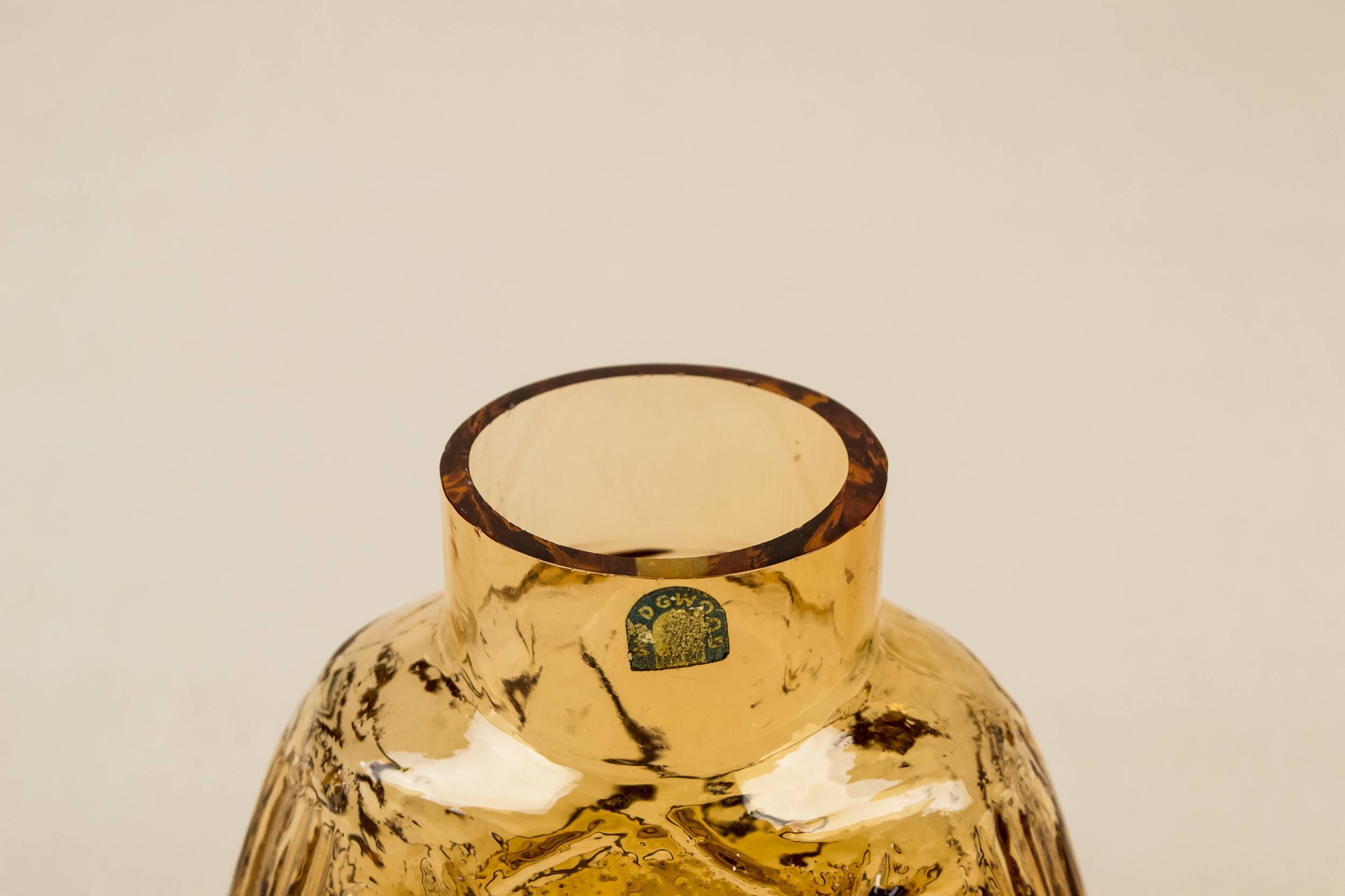Glass Vintage Stripes — Snowflake amber glass vase 2