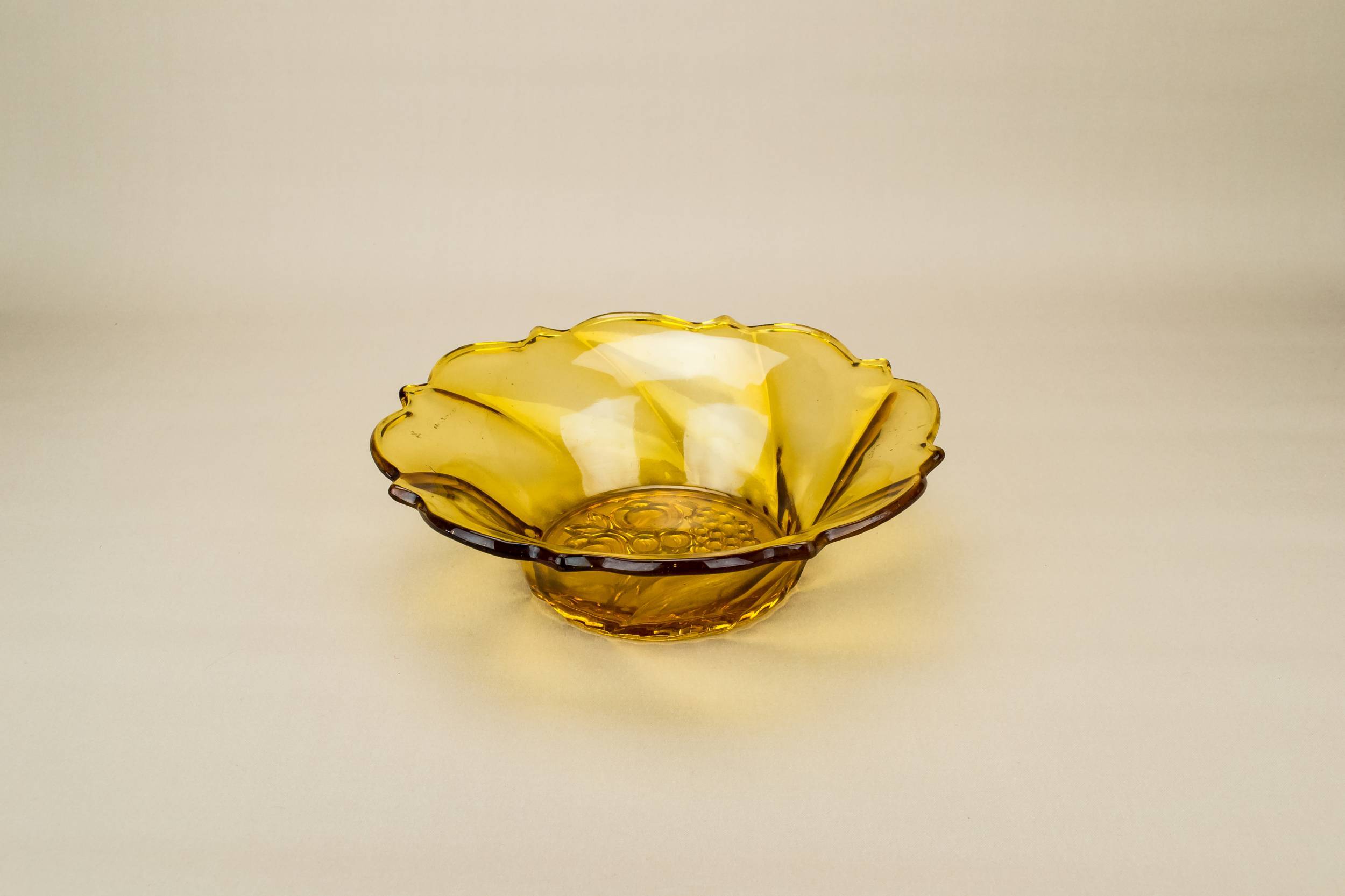 Glass Art Deco — Amber glass fruit bowl
