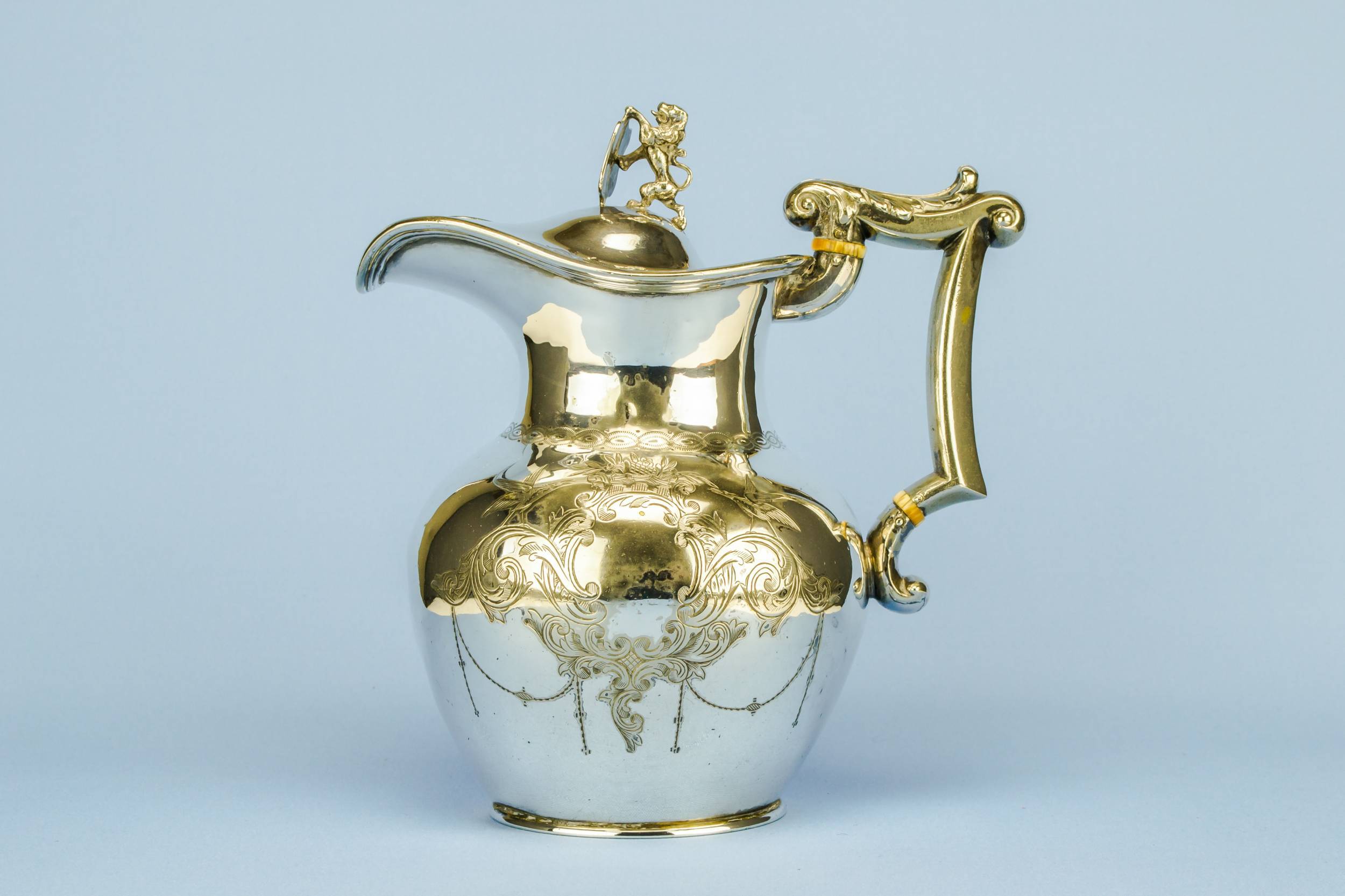 Antique Spectacular George — Silver plated lion water jug 1