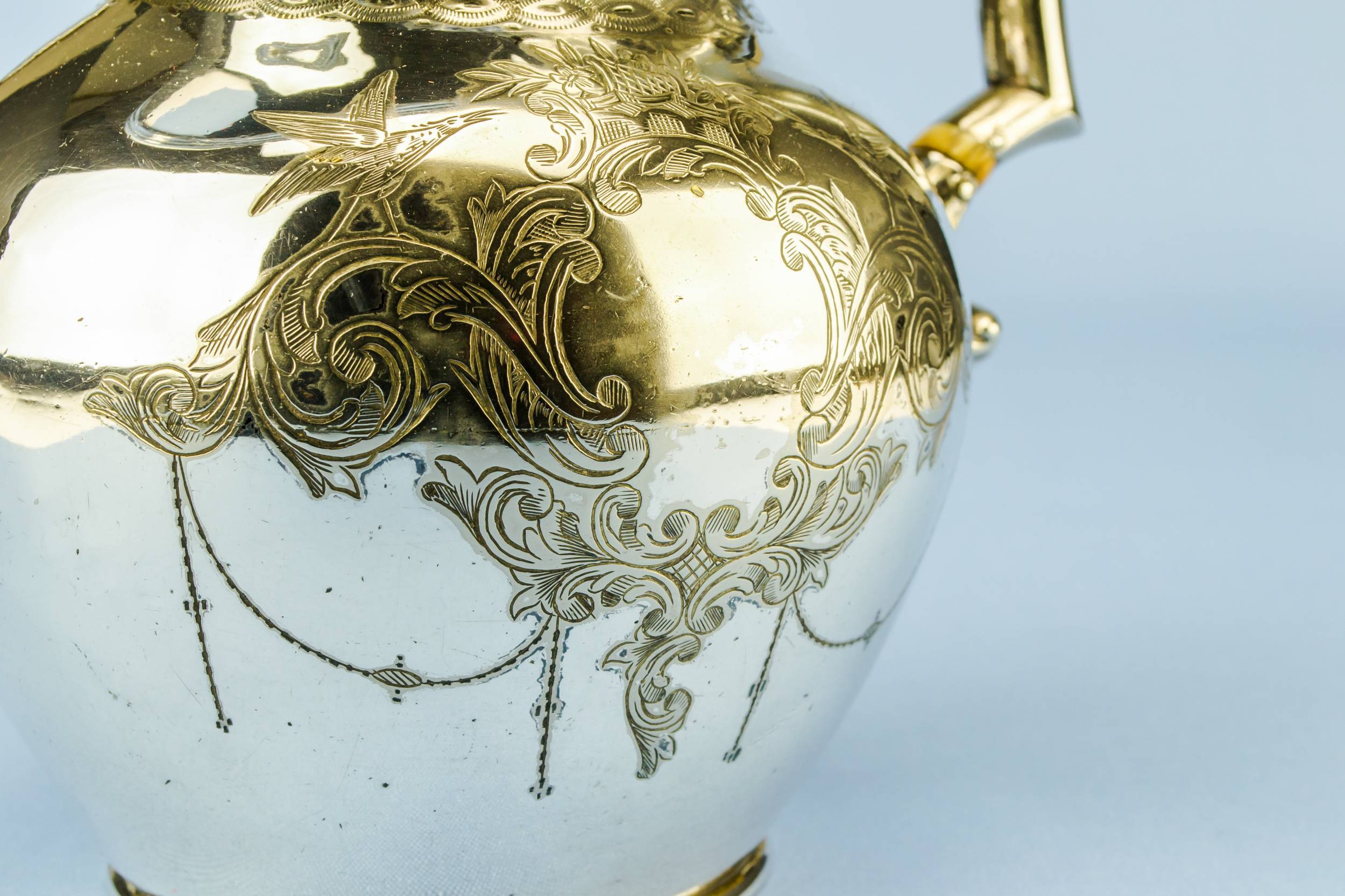 Antique Spectacular George — Silver plated lion water jug 9