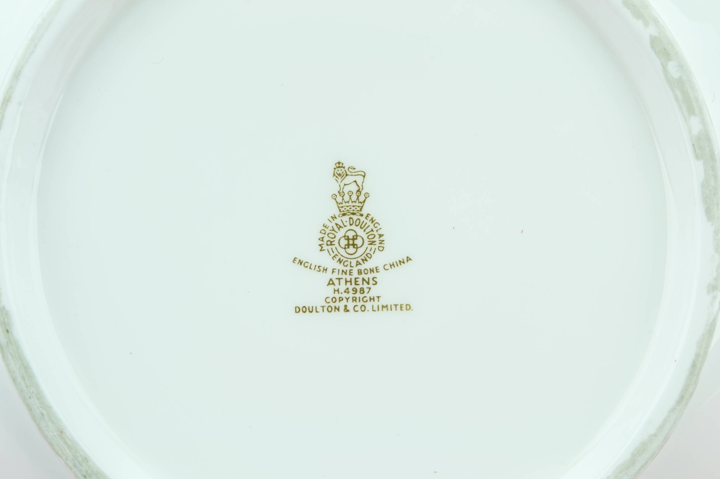 Elegant Porcelain Round — Gilded Royal Doulton tureen 6