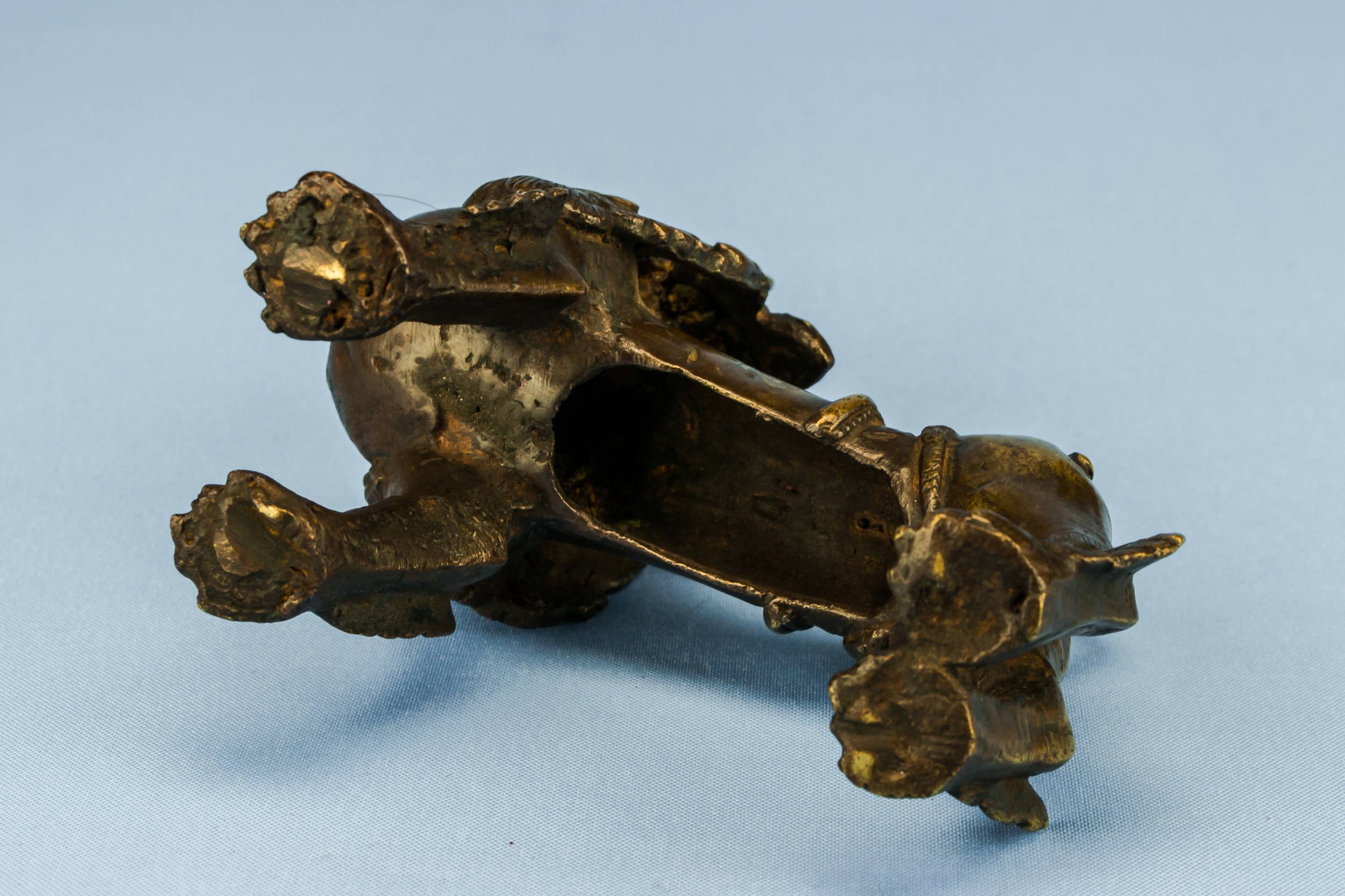 Spectacular Antique Bronze — Tibetan bronze dog sculpture 8