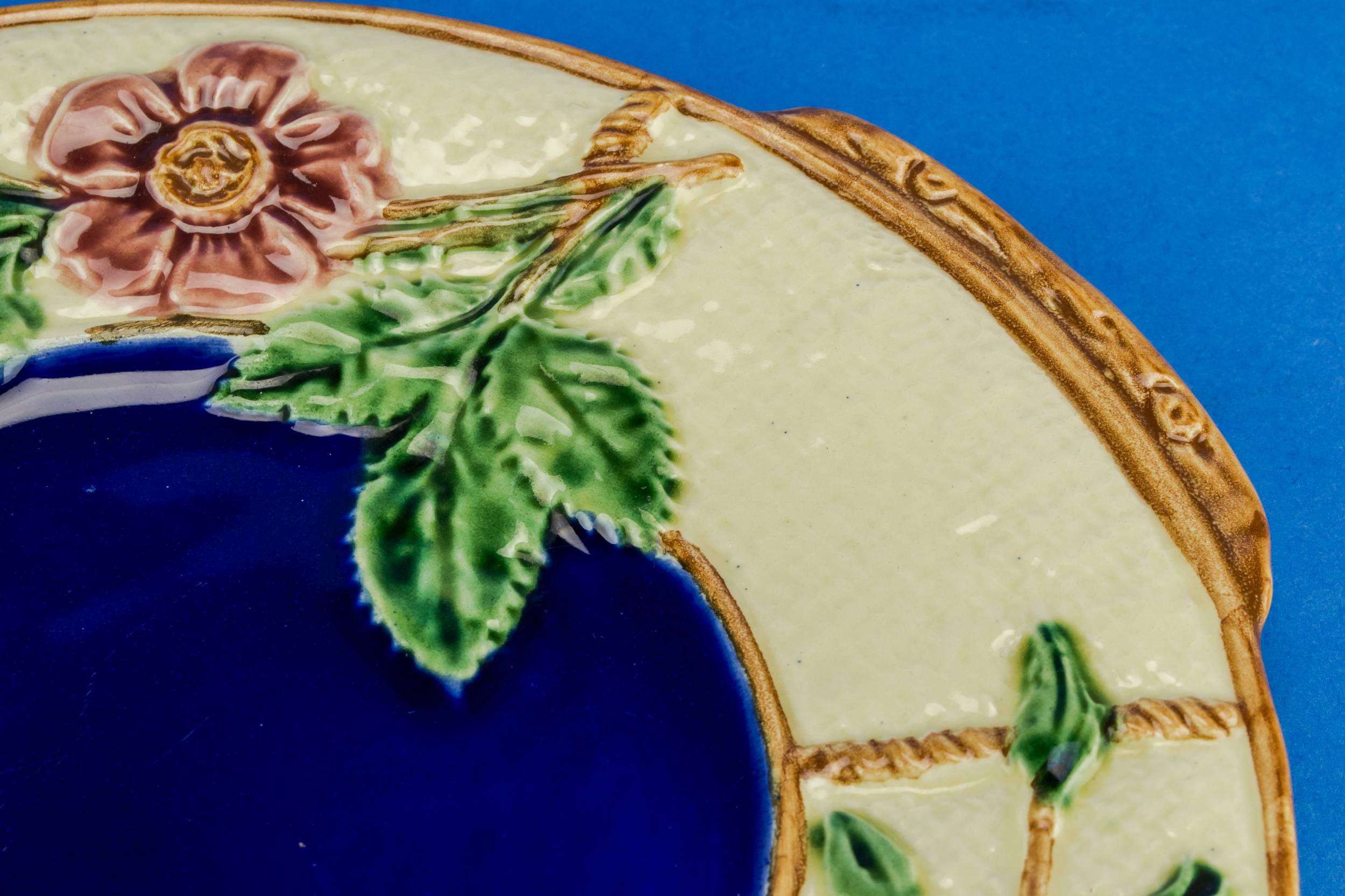 Charming Victorian Floral — Blue majolica cake plate 1