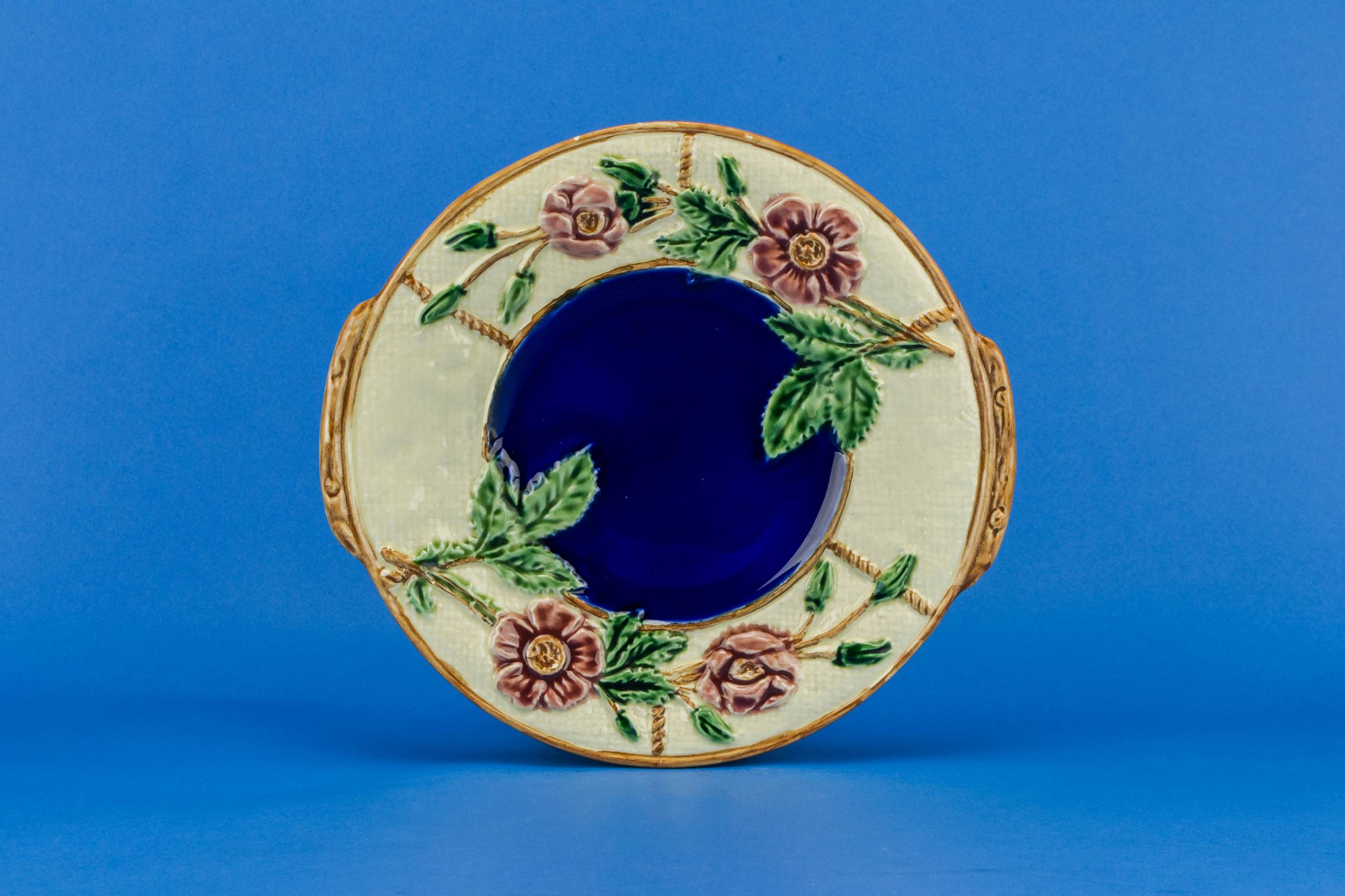 Charming Victorian Floral — Blue majolica cake plate