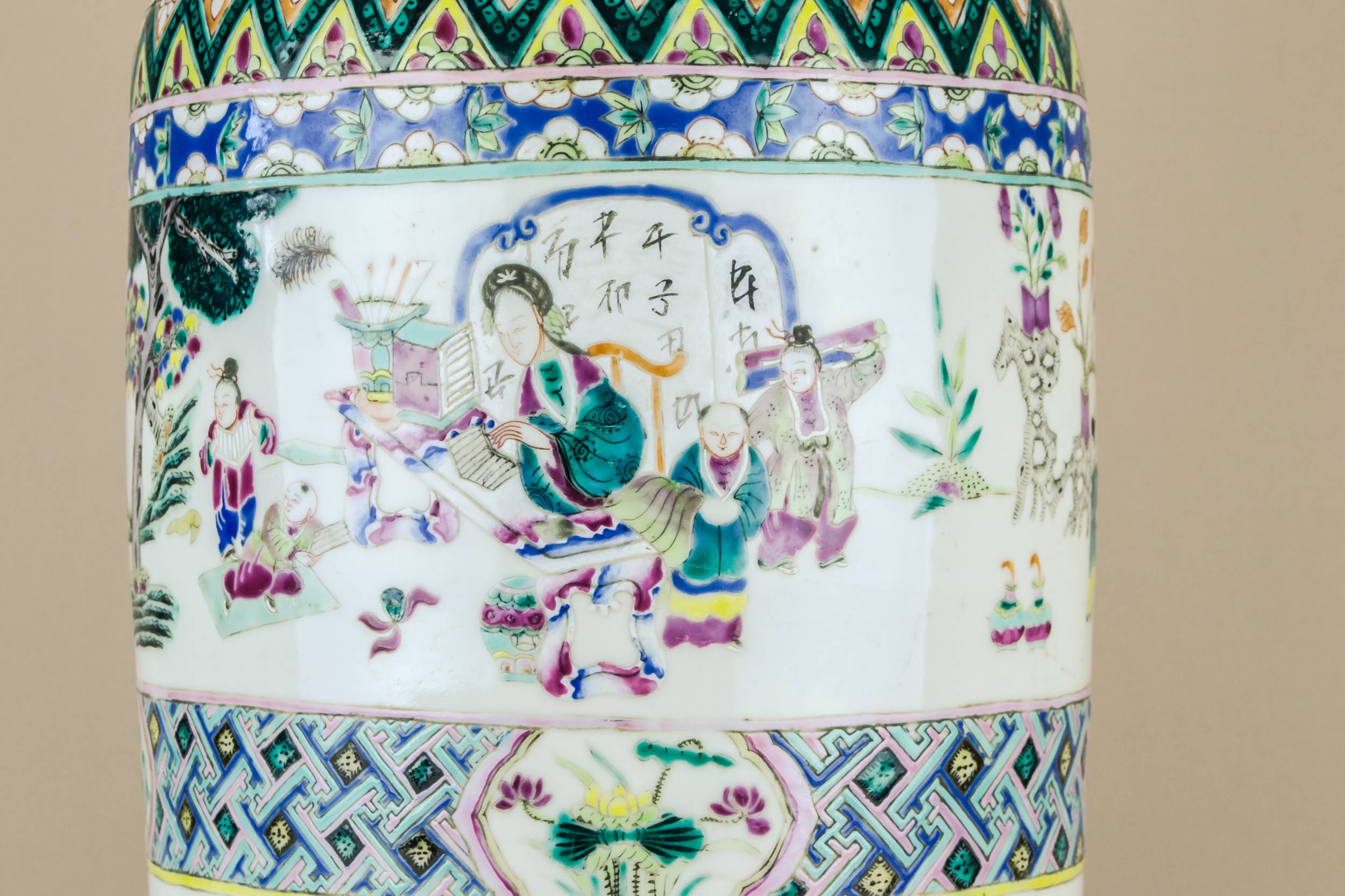 Antique Imposing VASE — Massive porcelain vase 1