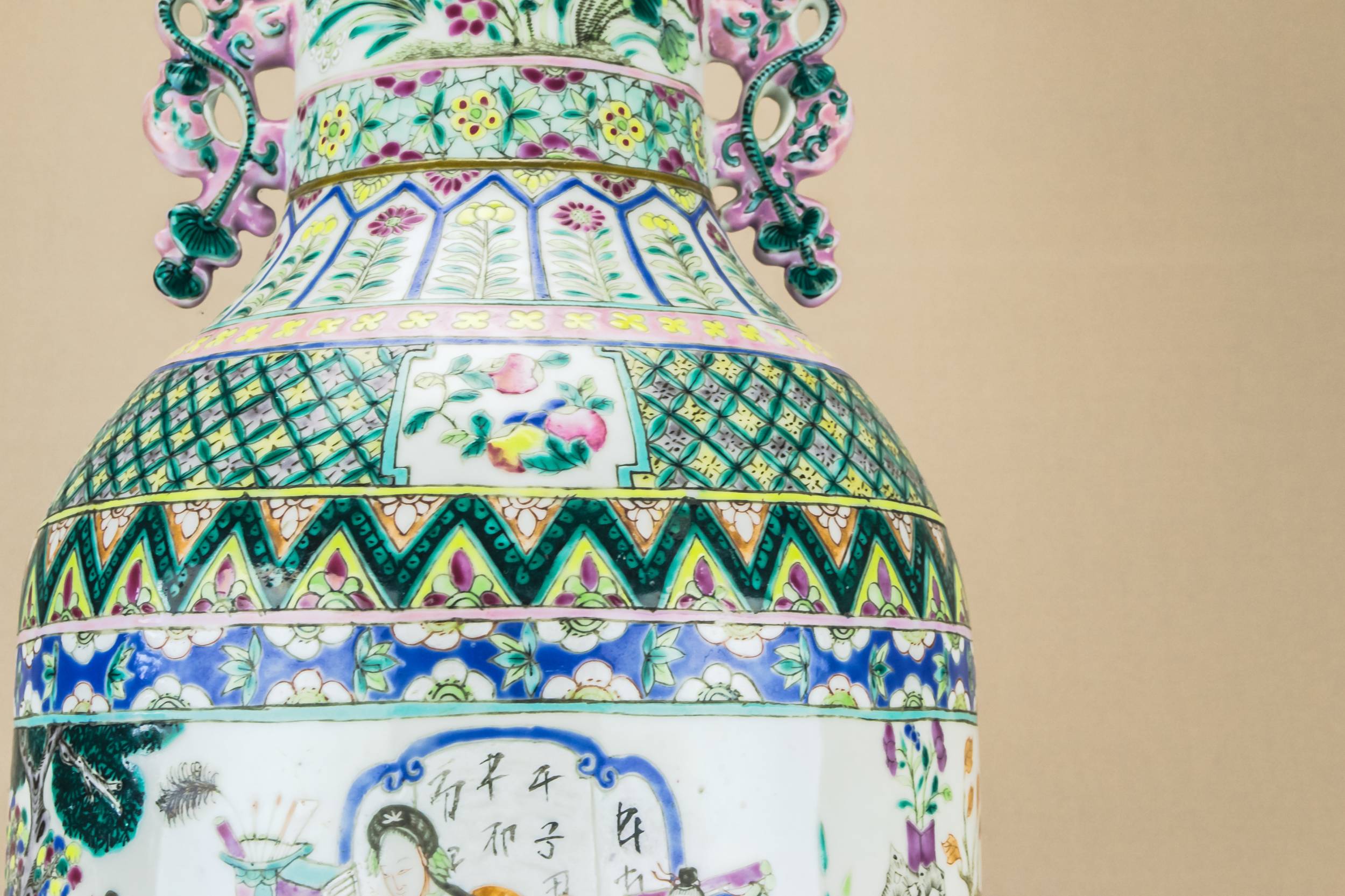 Antique Imposing VASE — Massive porcelain vase 3