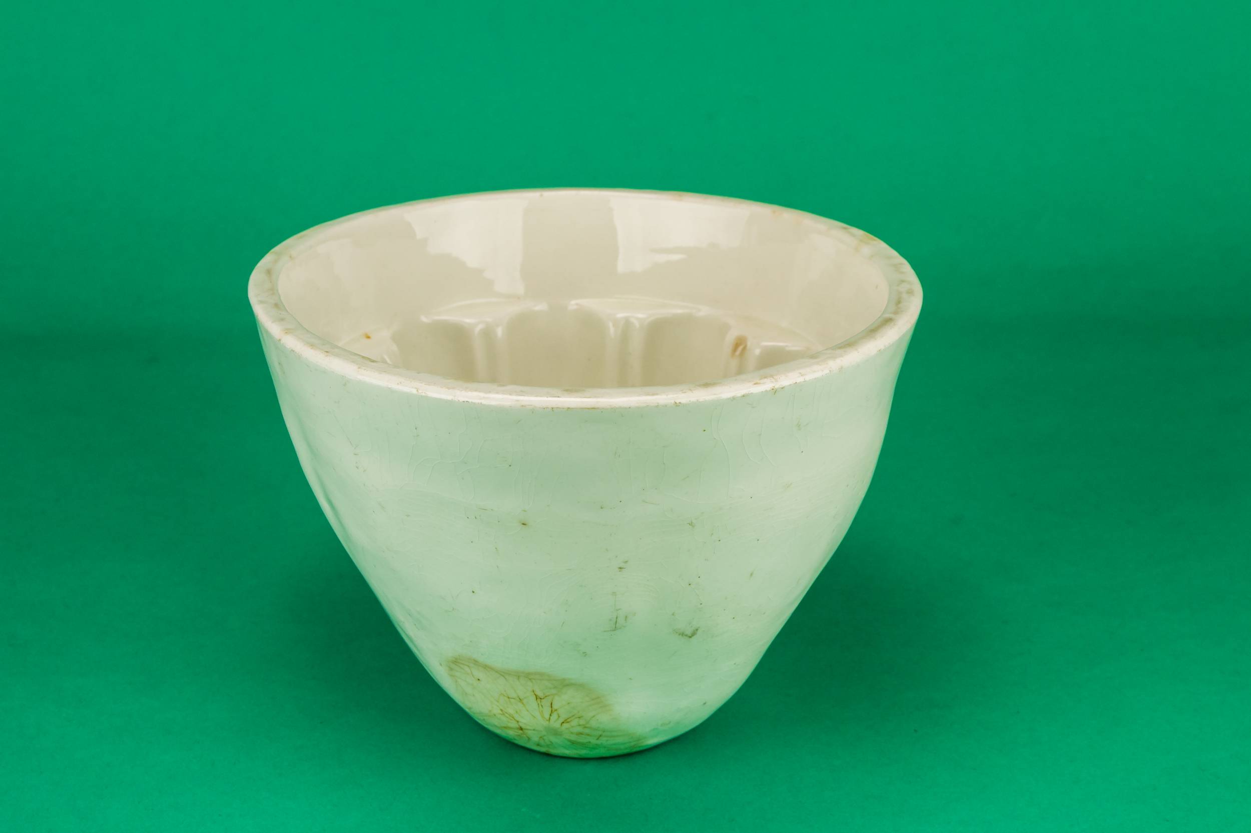 Impressive Stoneware Gadrooned — Massive baking mould 1