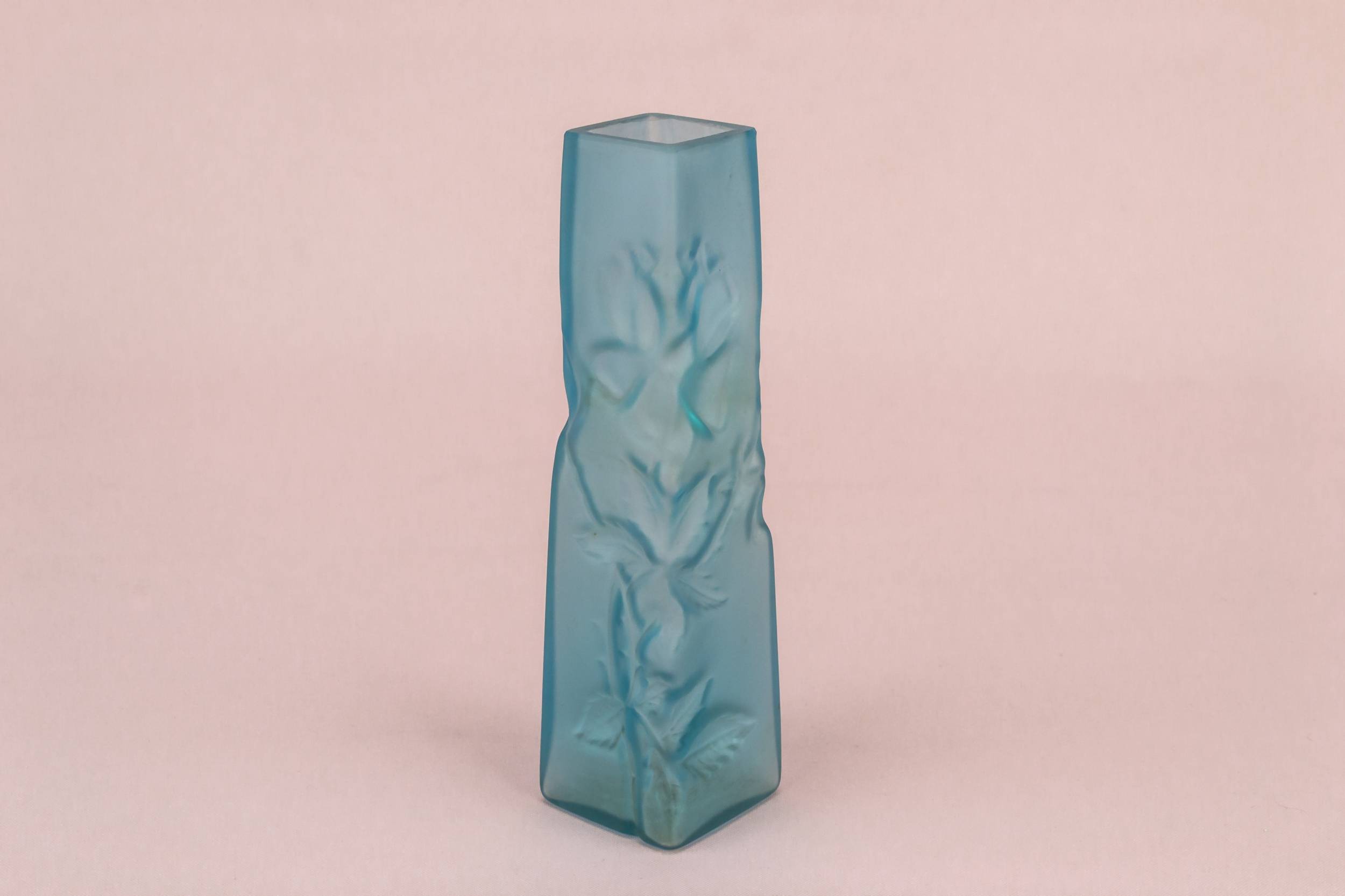 Shabby Chic Vintage — Small blue glass vase