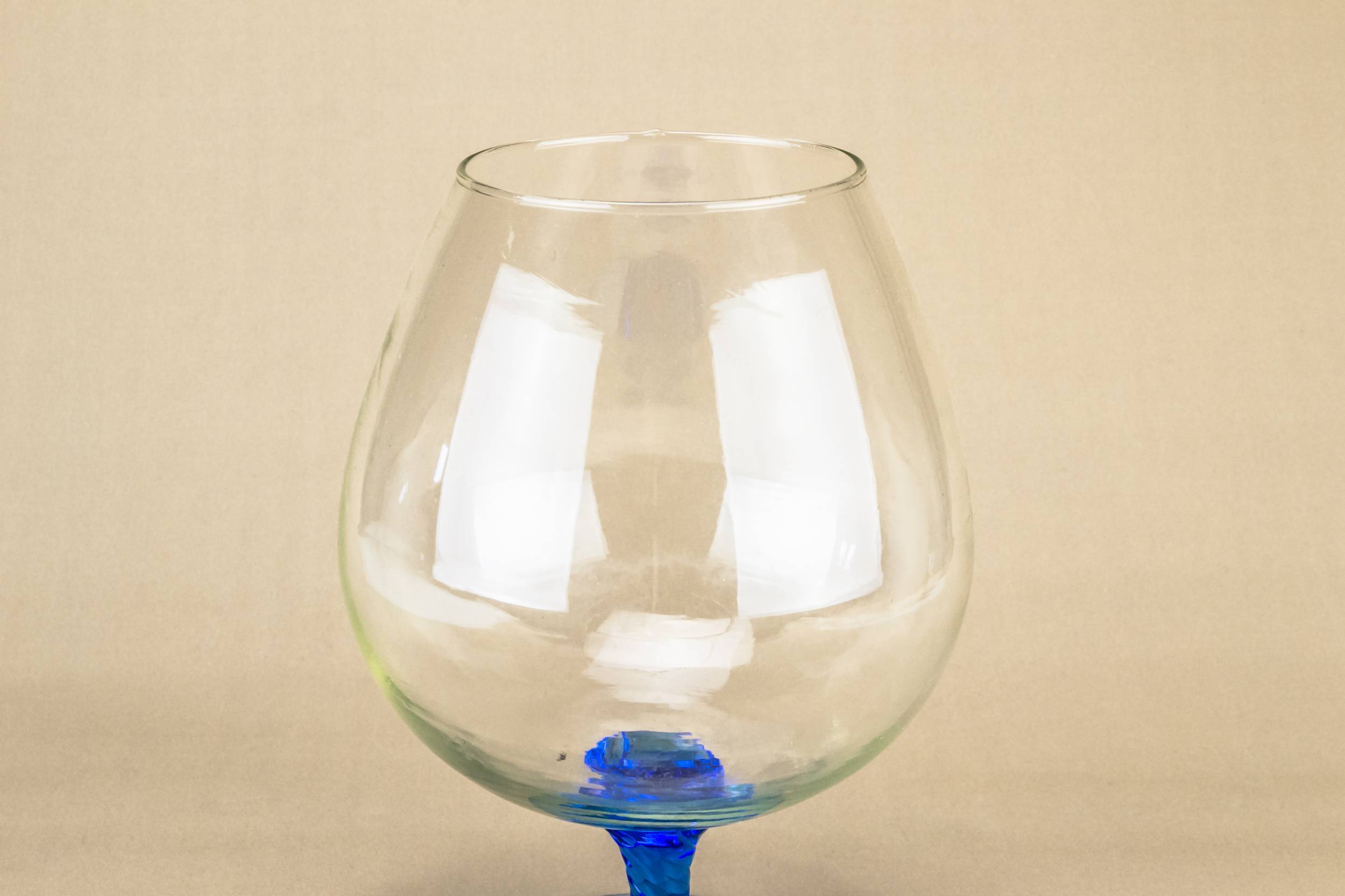 Elegant Vintage VASE — Blue glass vase on foot 1