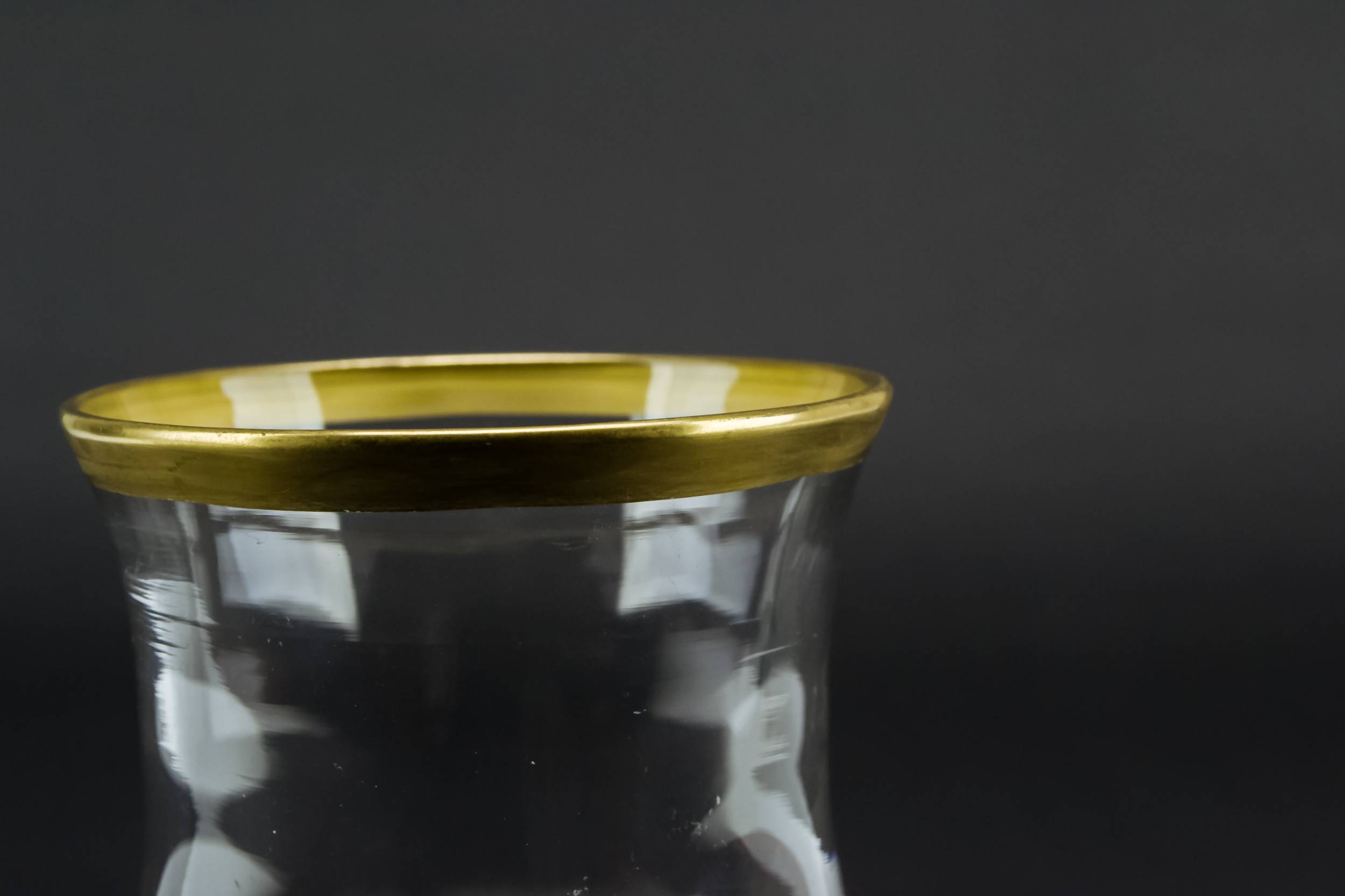 Edwardian Antique Minimalist — Small gilded glass vase 1