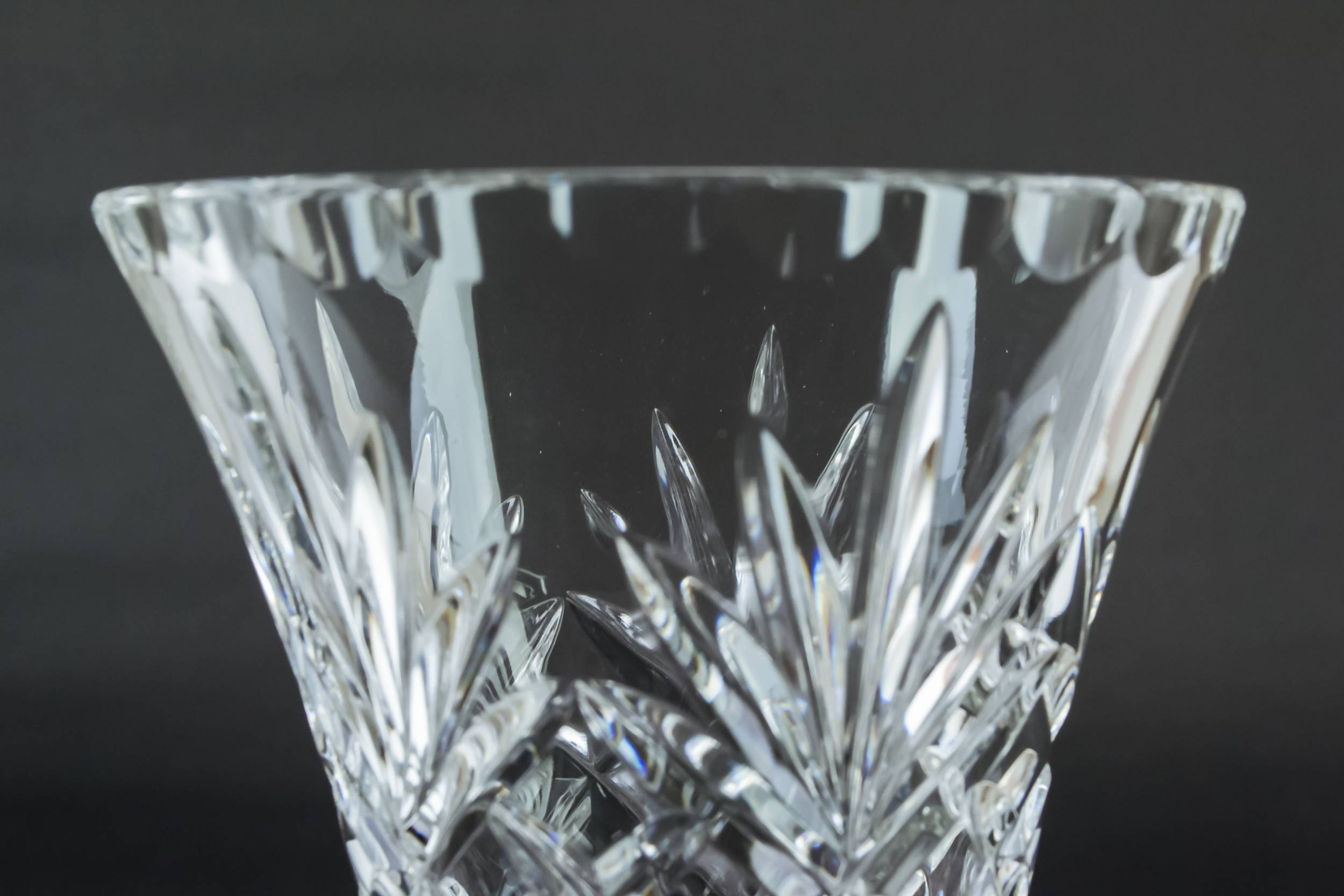 Retro Glass Diamond — Cut glass medium vase 1