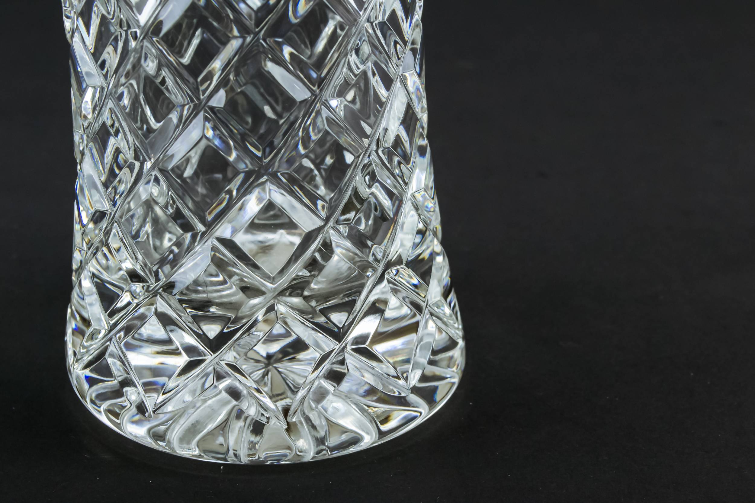 Retro Glass Diamond — Cut glass medium vase 3